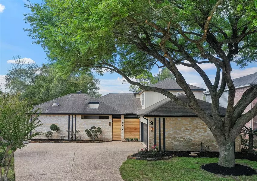 9 Burnham CIR, Sugar Land, TX 77478