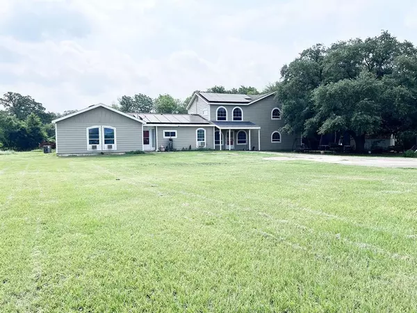 13074 Clover LN, Iola, TX 77861