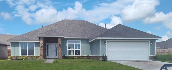 4 Keystone CT, Angleton, TX 77515