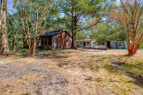 146 Raymond RD, Livingston, TX 77351