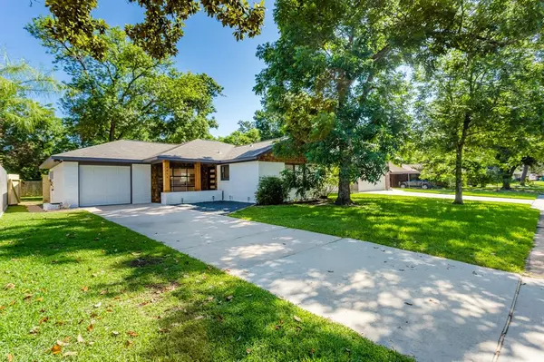 4806 Viking DR,  Houston,  TX 77092