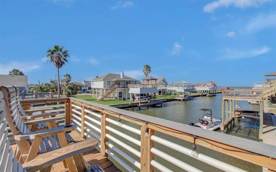 3811 Spanish Wells RD, Galveston, TX 77554