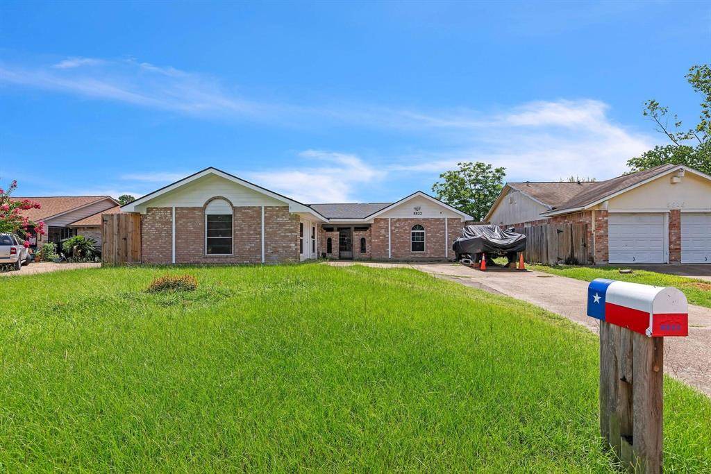 8822 Bisley LN, Houston, TX 77088