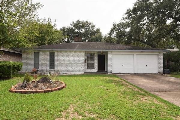 16714 Tibet RD, Friendswood, TX 77546