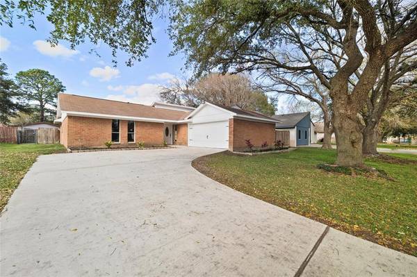 3406 Surrey ST, Baytown, TX 77521