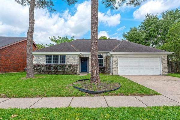 4706 Wynnview DR, Friendswood, TX 77546