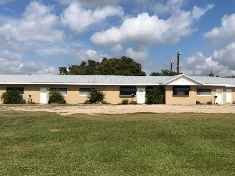 400 Henderson AVE, Palacios, TX 77465