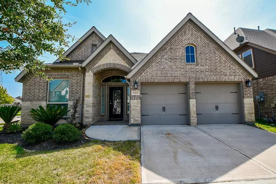 3203 Primrose Canyon LN, Pearland, TX 77584