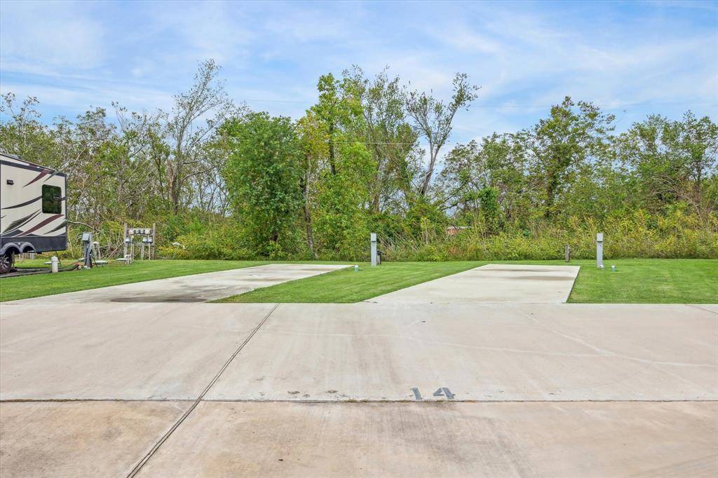 Angleton, TX 77515,14078 S Highway 288B