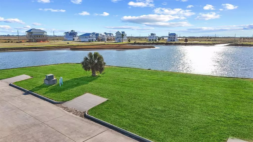 10915 White Ibis WAY, Galveston, TX 77554