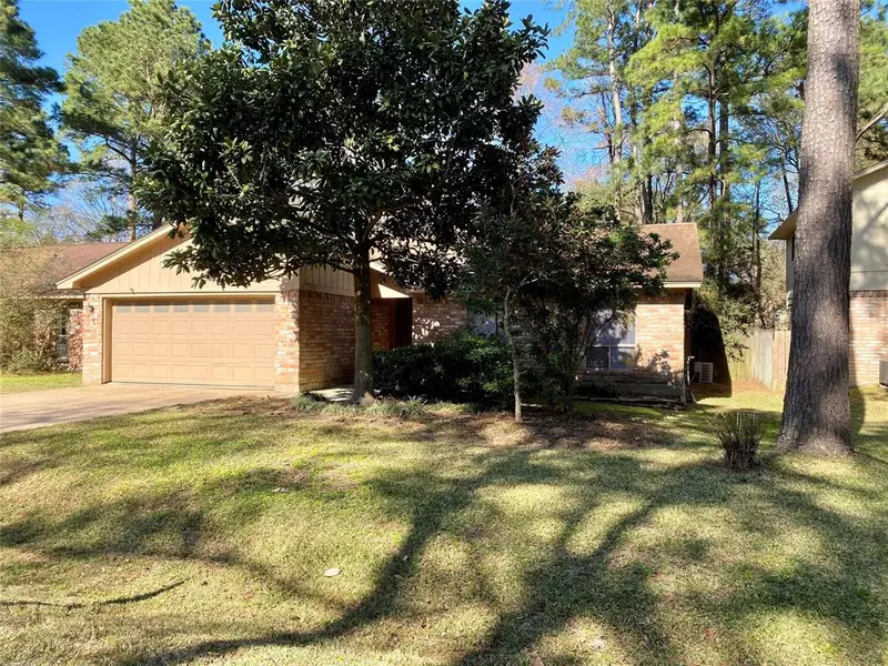 52 S Waxberry RD, The Woodlands, TX 77381