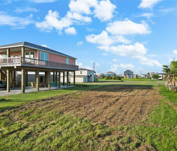 Bolivar Peninsula, TX 77650,958 S Oneal ST