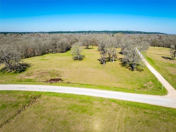 1 Cypress Lakes CIR, Cleveland, TX 77327