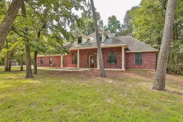 15549 Crown Oaks DR, Montgomery, TX 77316