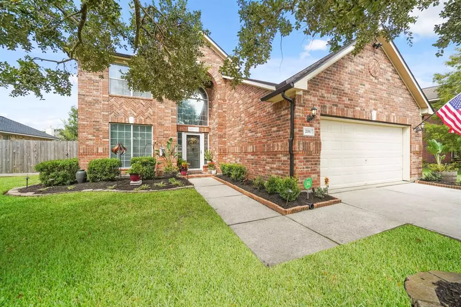 206 Blossomwood LN, League City, TX 77573