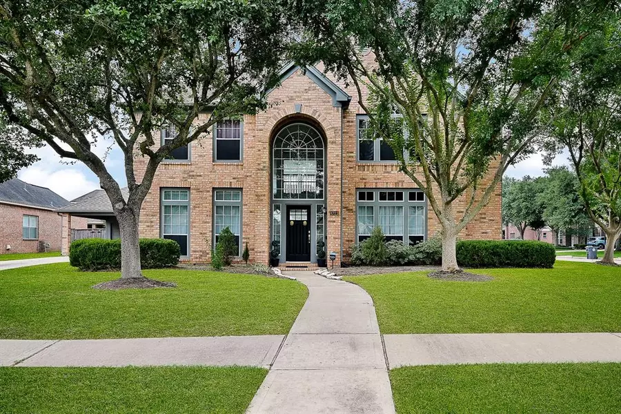 8723 Westbrook Forest DR, Sugar Land, TX 77479