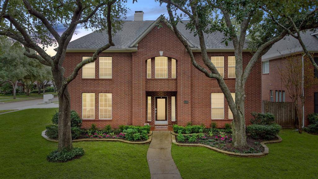 2703 Smada CT, Sugar Land, TX 77478