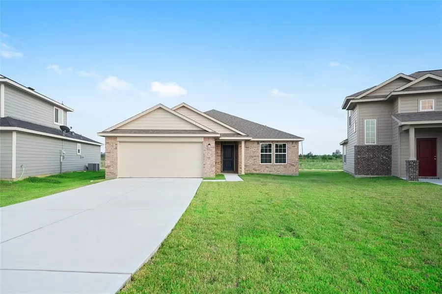 76 Road 5102C, Cleveland, TX 77327