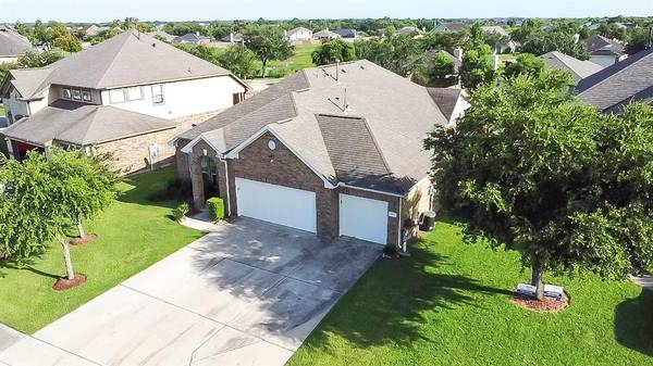 2903 Flower Creek LN, Dickinson, TX 77539