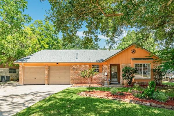 307 Balsam ST,  Lake Jackson,  TX 77566