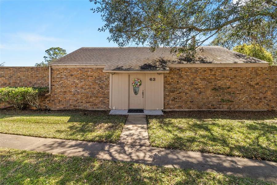 63 Chervil Common, Lake Jackson, TX 77566