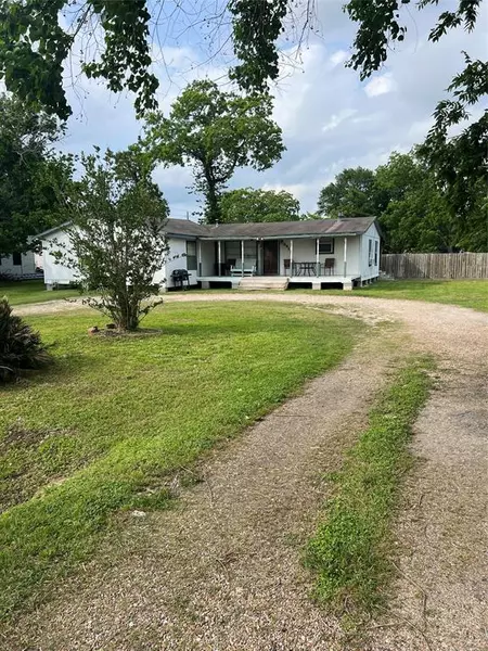 8911 Milby ST, Needville, TX 77461