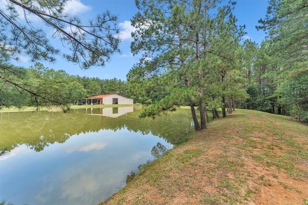 631 Ellisor RD, New Waverly, TX 77358