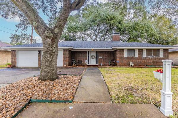 2205 Kipling ST, Baytown, TX 77520