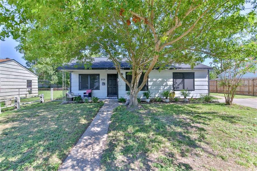 2121 Kingsdale DR, Deer Park, TX 77536