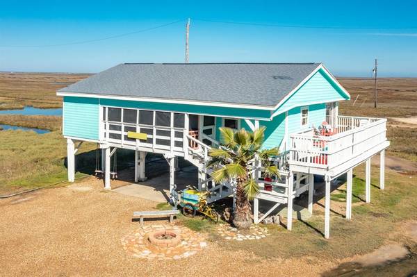 334 Bay AVE, Surfside Beach, TX 77541