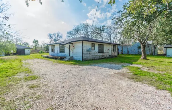 17327 E Highway 6,  Alvin,  TX 77511