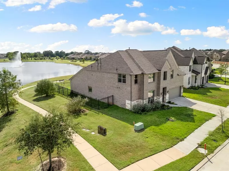 5214 Grand View Dr, Fulshear, TX 77423