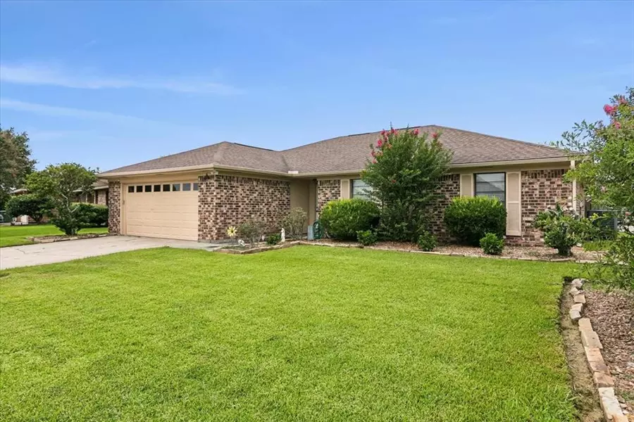 8105 Chimney Rock CT, Port Arthur, TX 77642