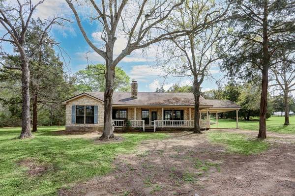 585 Piney Creek RD,  Bellville,  TX 77418