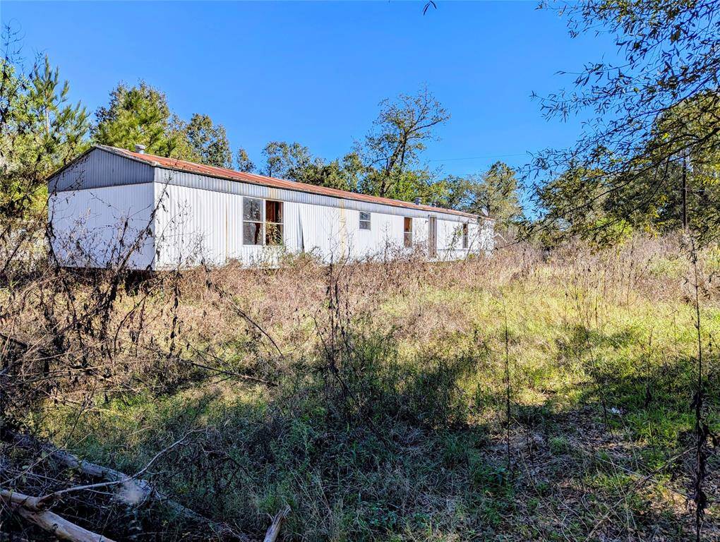222 Robin Hood DR, Livingston, TX 77351
