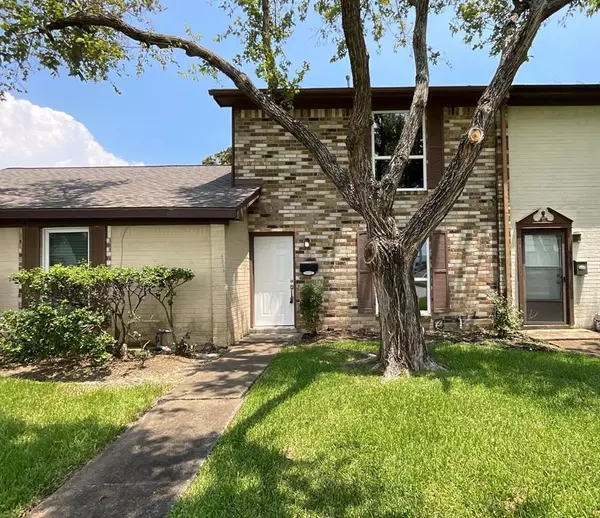 1515 S Highway 146 ST, La Porte, TX 77571