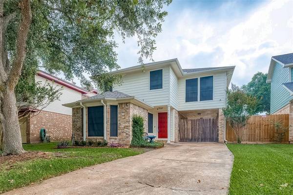 4715 Saint Lawrence DR, Friendswood, TX 77546