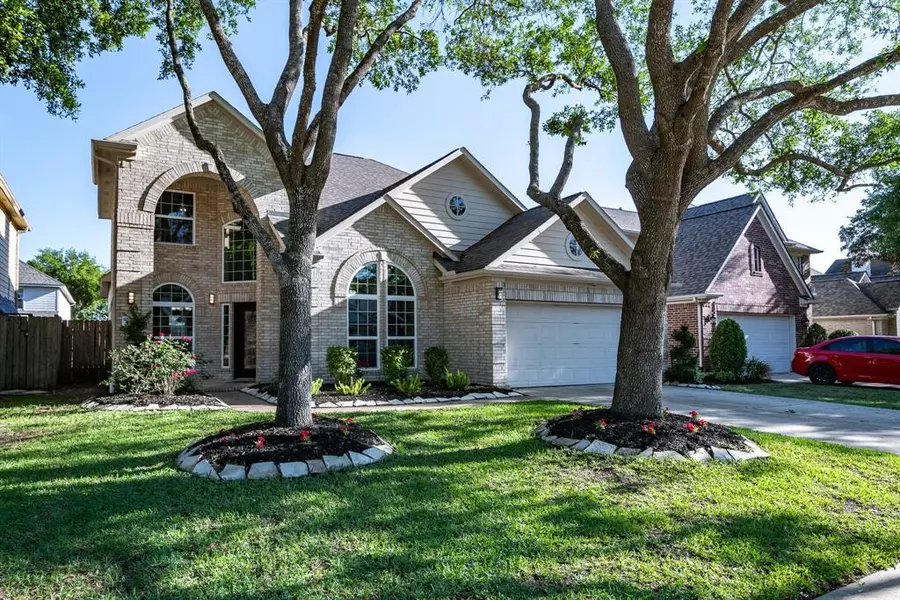 6103 Lacey Oak DR, Pasadena, TX 77505