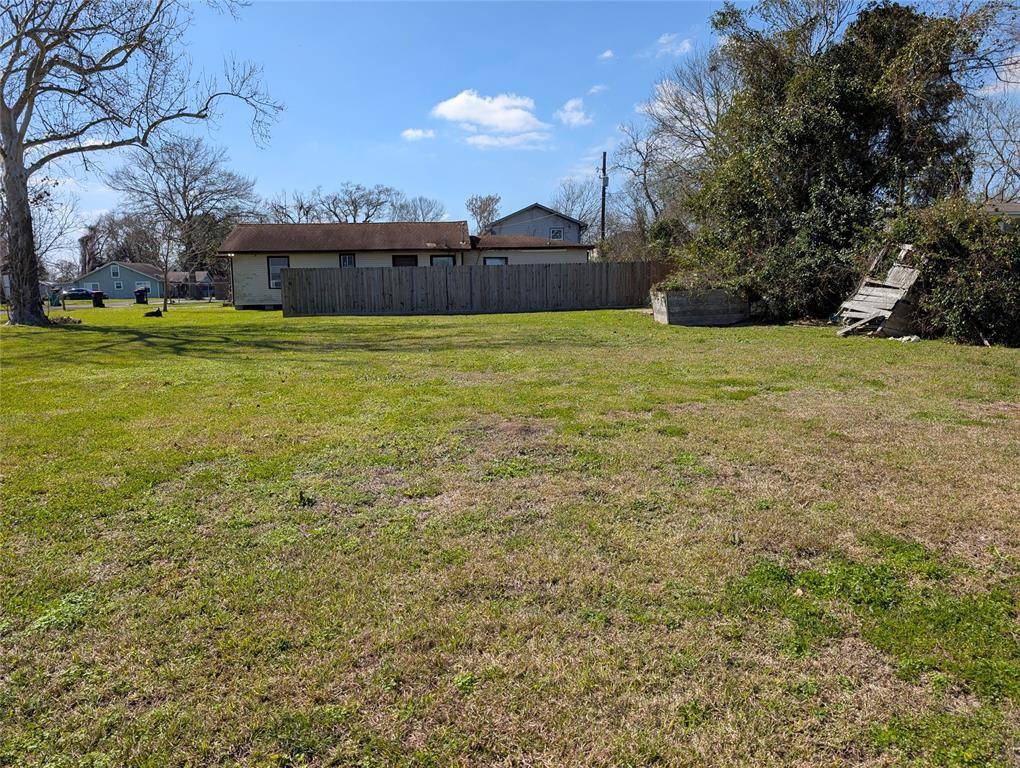106 Travis ST, Baytown, TX 77520