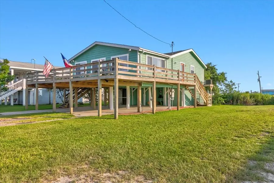 1221 Canal E, Crystal Beach, TX 77650