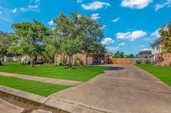 Lake Jackson, TX 77566,54 Lavender CT