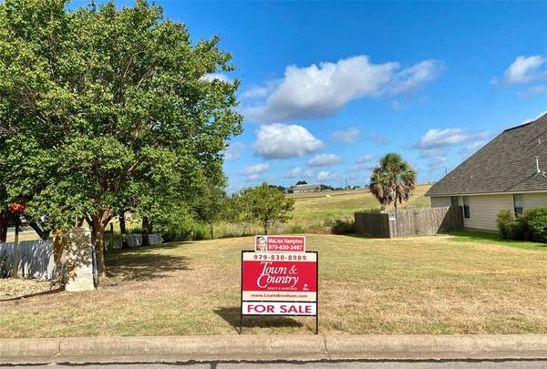 2101 Springwood DR, Brenham, TX 77833