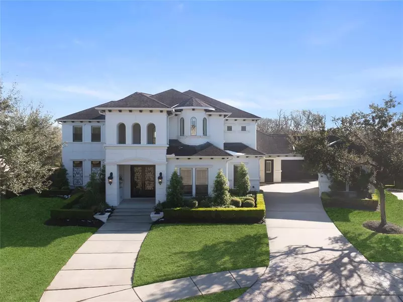 513 Hunters LN, Friendswood, TX 77546