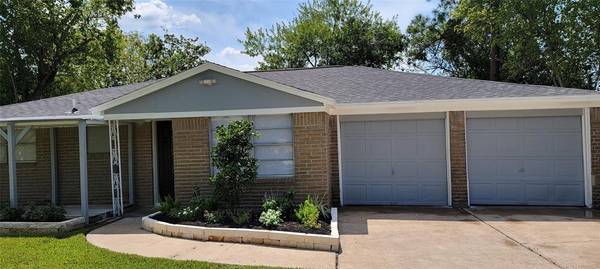 3008 Michael ST, Bacliff, TX 77518