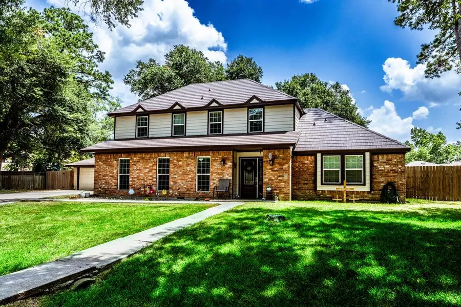 833 Stone Mountain Dr, Conroe, TX 77302