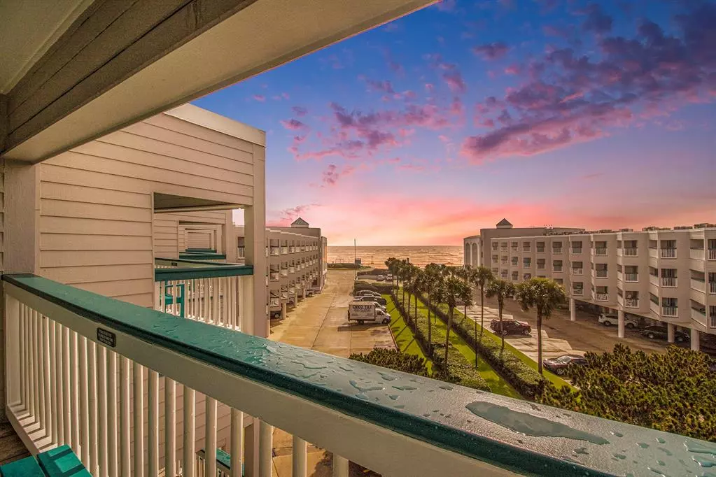 Galveston, TX 77551,6102 Seawall BLVD #338