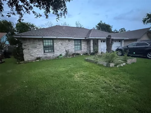 5123 Parsley ST, Baytown, TX 77521