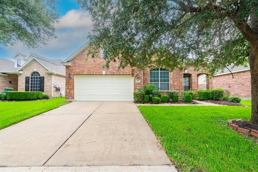 5211 Valley Bluff LN, Katy, TX 77494