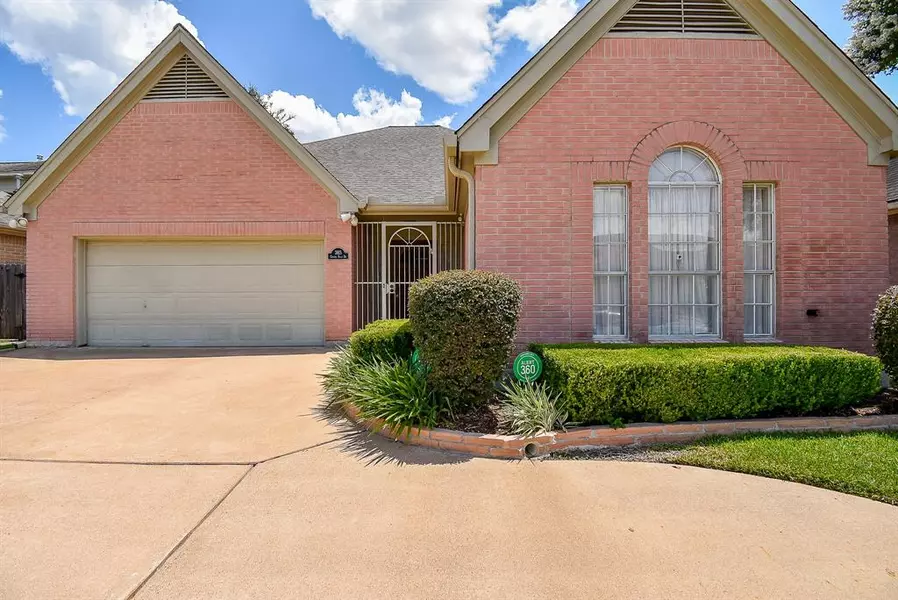 3815 Crystal Falls DR, Missouri City, TX 77459