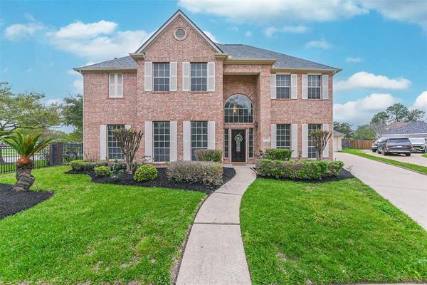 2510 Lake Crest CT, Pearland, TX 77584